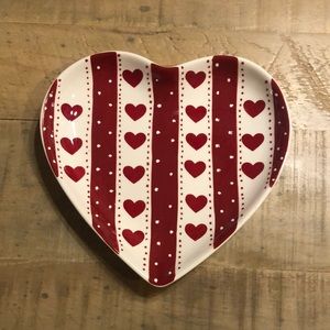 Valentine’s Day Dish NWT ❤️ Red & White Stripes with Red Hearts